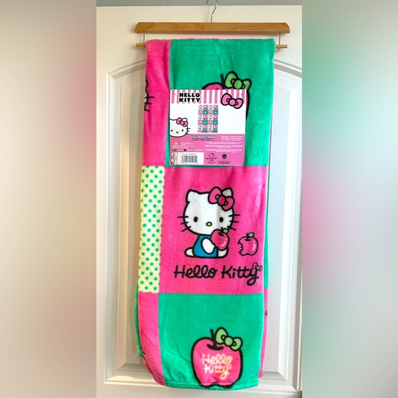 🎀 Hello Kitty 🎀 Blanket - Picture 1 of 5